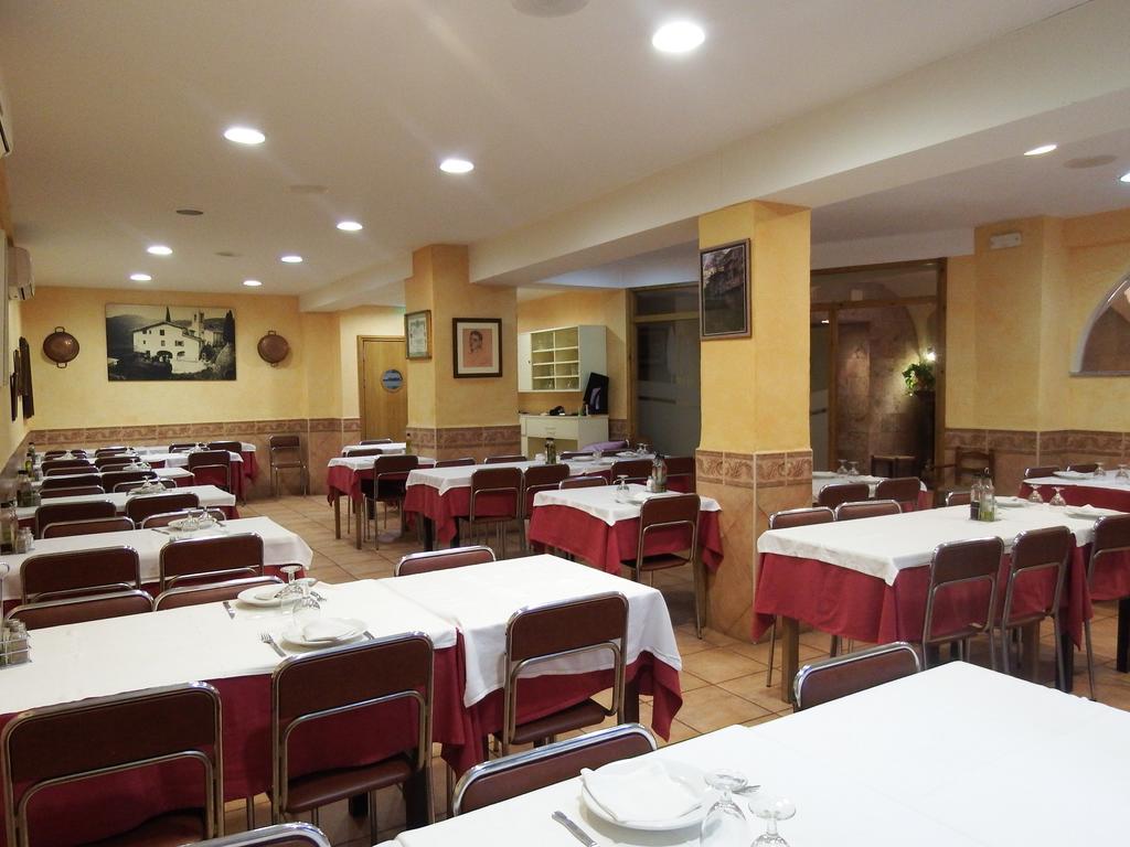 Apartamentos Fonda Finet Sant Feliu De Pallerols Ngoại thất bức ảnh
