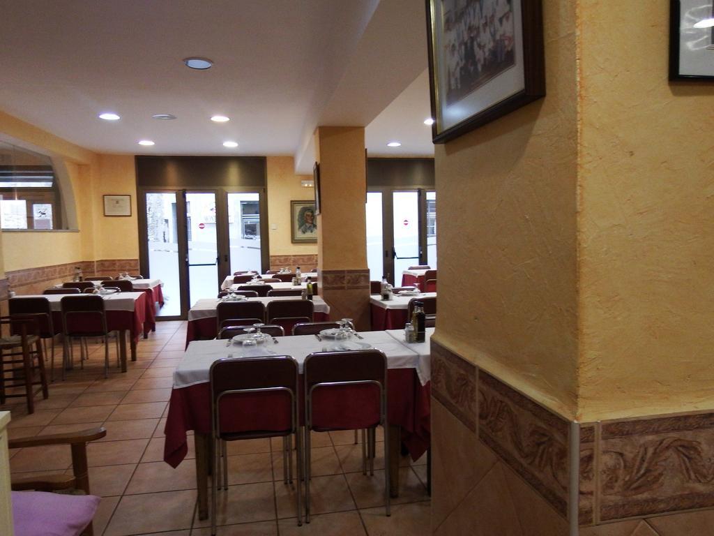 Apartamentos Fonda Finet Sant Feliu De Pallerols Ngoại thất bức ảnh