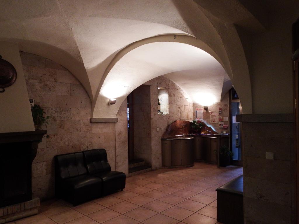 Apartamentos Fonda Finet Sant Feliu De Pallerols Ngoại thất bức ảnh