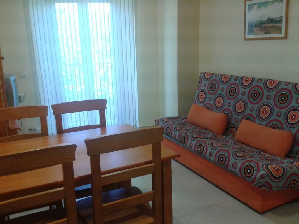 Apartamentos Fonda Finet Sant Feliu De Pallerols Phòng bức ảnh
