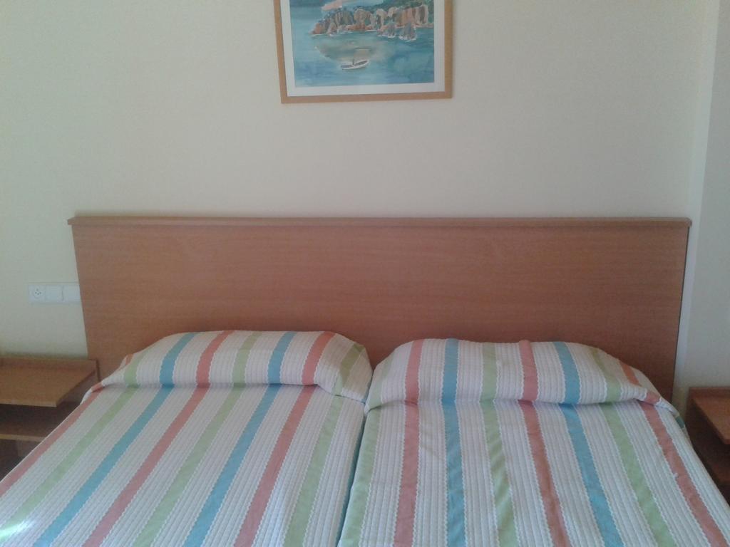 Apartamentos Fonda Finet Sant Feliu De Pallerols Phòng bức ảnh